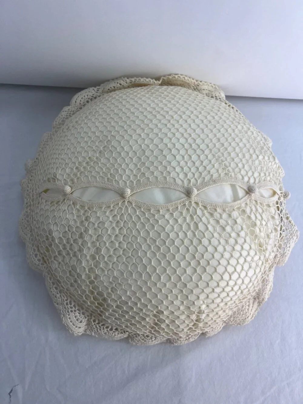 VTG Round Crochet Lace Accent Pillow Cream 14